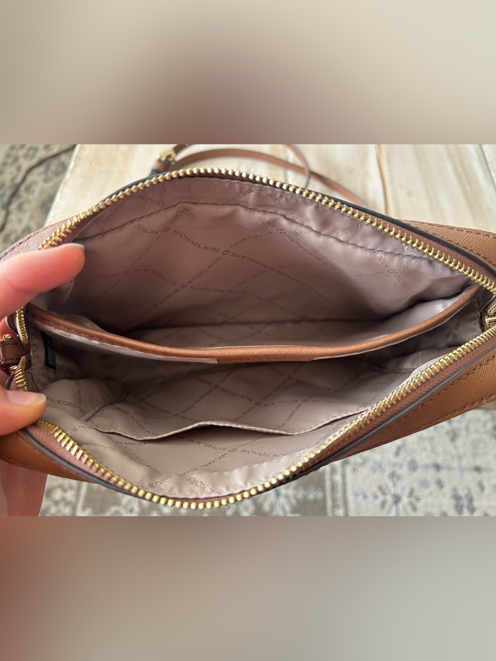 Michael Kors White and Tan Crossbody with Gold Chain Accents - Picture 5 of 10